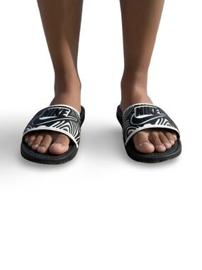 Nike Benassi JDI SE White Black Abstract Slides AJ6745-100 Men's Size 10 EU 44